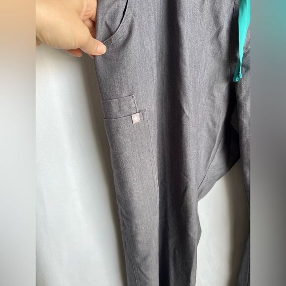 Figs Women’s Kade Cargo Scrub Pants Graphite size XXL - Picture 8 of 11